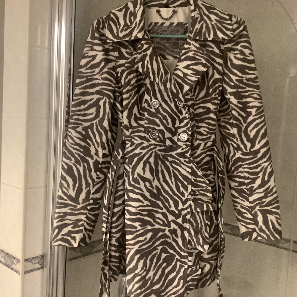Guess rain jacket
